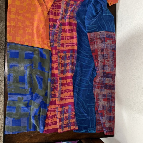 Silk Saree in Blues, Oranges & Reds - Picture 5 of 8